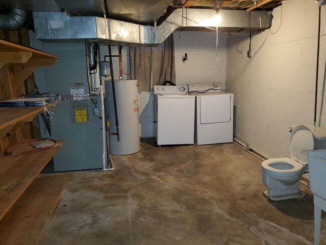 Building Photo - Gorgeous home near Westboro park.