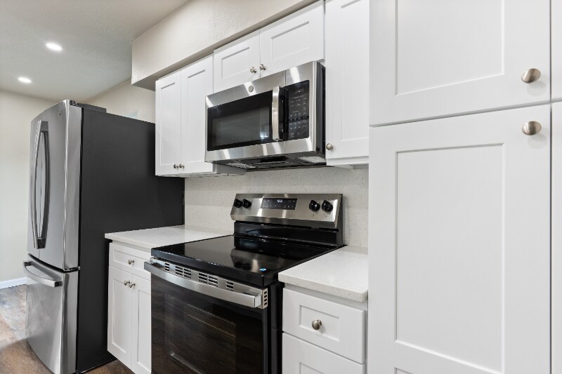 Building Photo - 819 Wateka Way