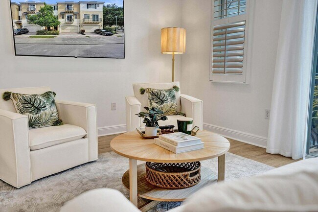 Building Photo - 642 NW 38th Cir