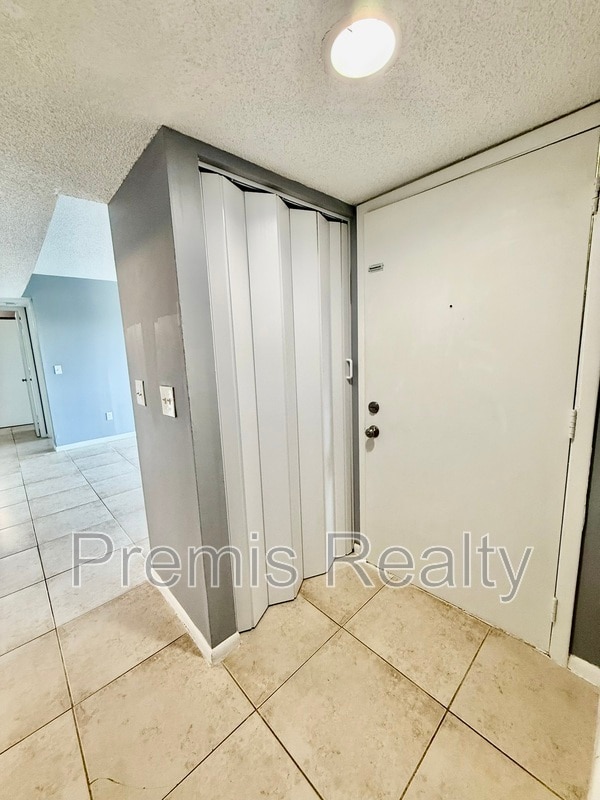 Building Photo - 455 Alt 19