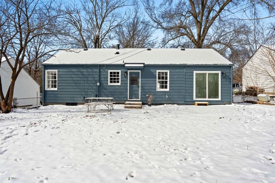 Building Photo - 5527 Linden St