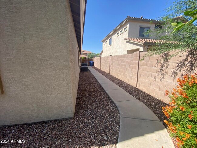 Building Photo - 13510 W Avalon Dr