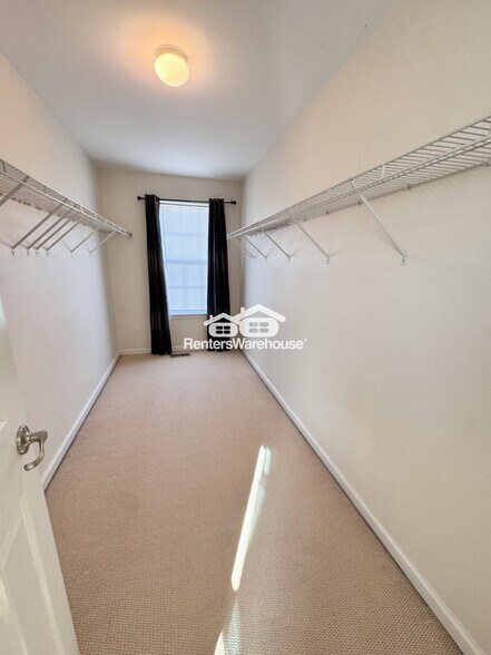 Building Photo - 3238 Ridgeway Pl