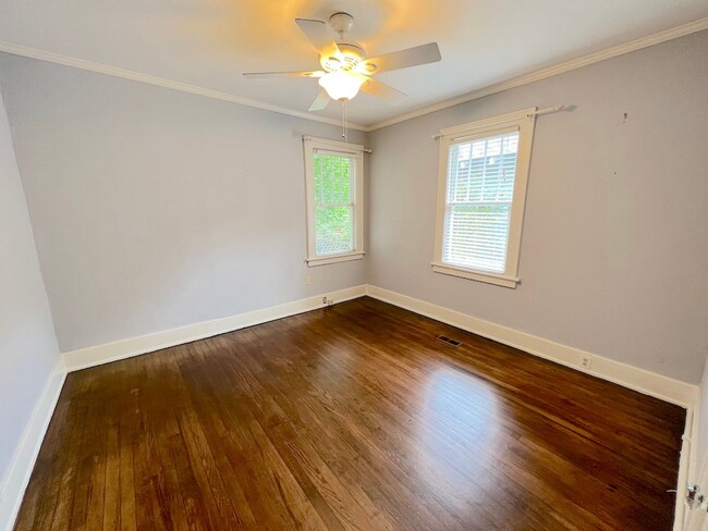 Building Photo - ARDSLEY PARK | 3 BED | 2 BATH