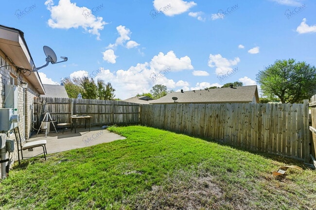 Building Photo - 10275 Aurora Dr