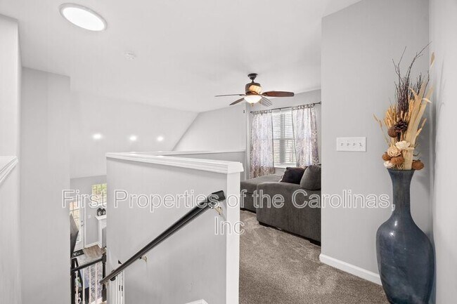 Building Photo - 16865 Timber Crossing Rd