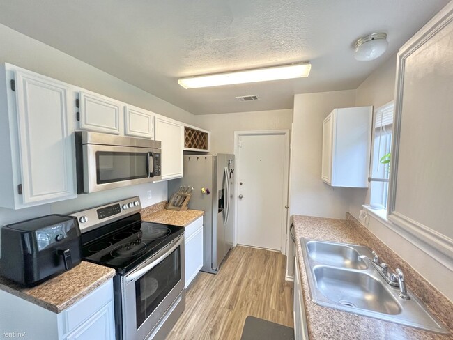 Building Photo - 2 br, 2 bath House - 2501 Windmill Dr