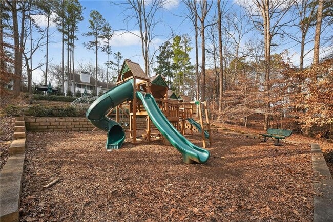 Building Photo - 3921 Riverlook Pkwy SE