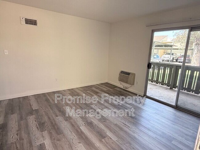 Building Photo - 830 W Lincoln Ave