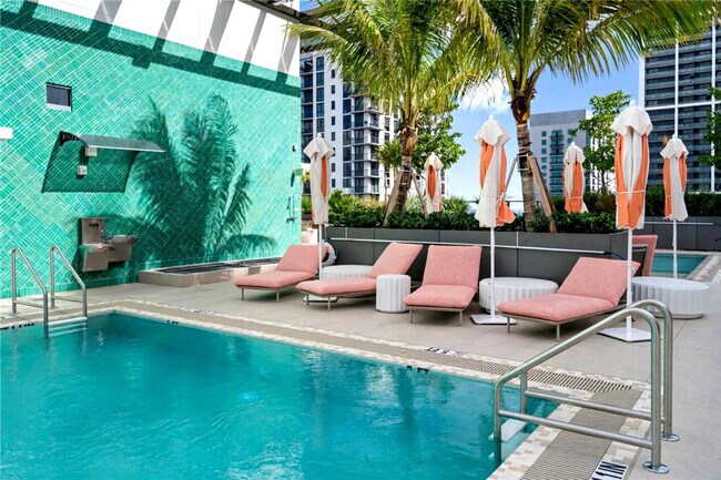 Building Photo - 601 N Miami Ave