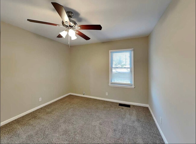 Building Photo - 2497 Brentwood Rd