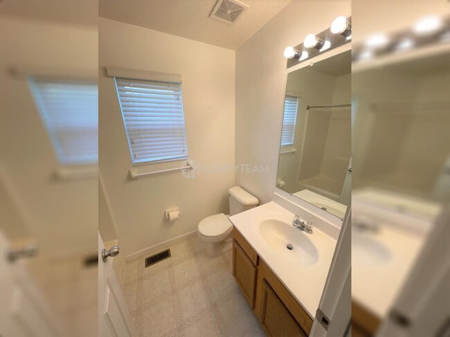 Building Photo - 8052 Misty Shore Dr