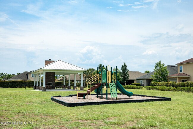Building Photo - 35 Mercutio Ln