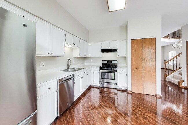 Building Photo - 2710 Glenwood Ct