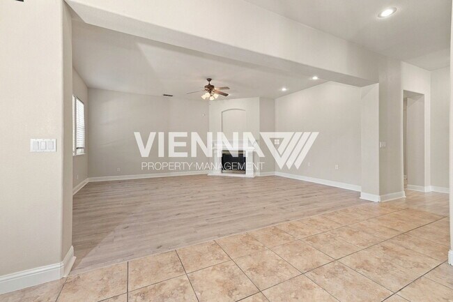 Building Photo - 1747 Abbeyfeale Ct