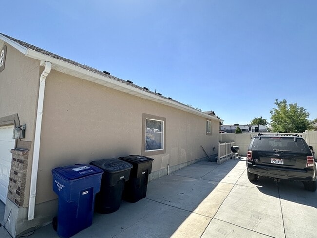 Building Photo - 8761 W 3500 S