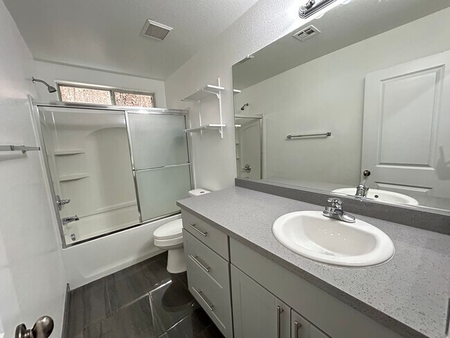 Building Photo - Desirable Split-Level 4-Bedroom Home in Southwest!