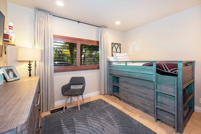 Building Photo - Spectacular View Home for Lease in Bel Air Knolls