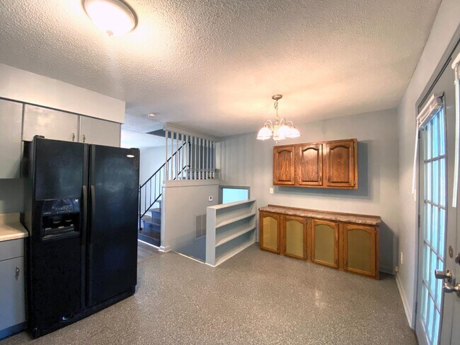 Building Photo - 739 S Germantown Cir