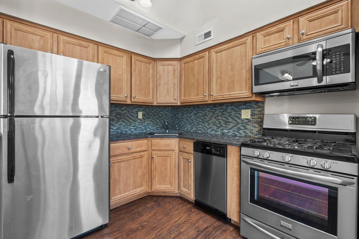 Building Photo - 9496 Convent Ln