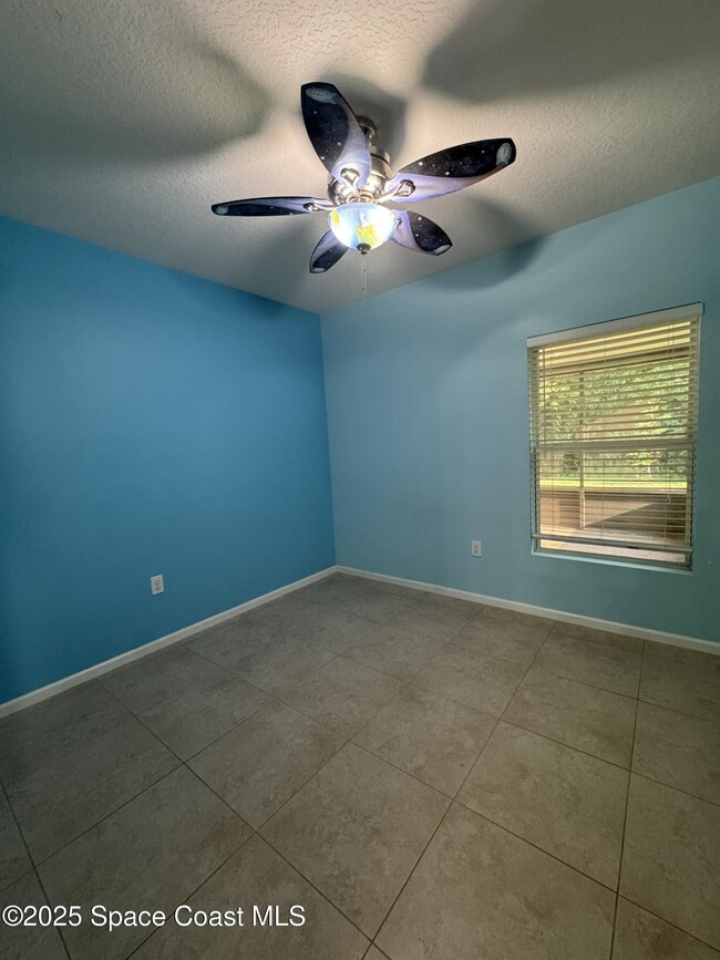 Building Photo - 3740 Aria Dr