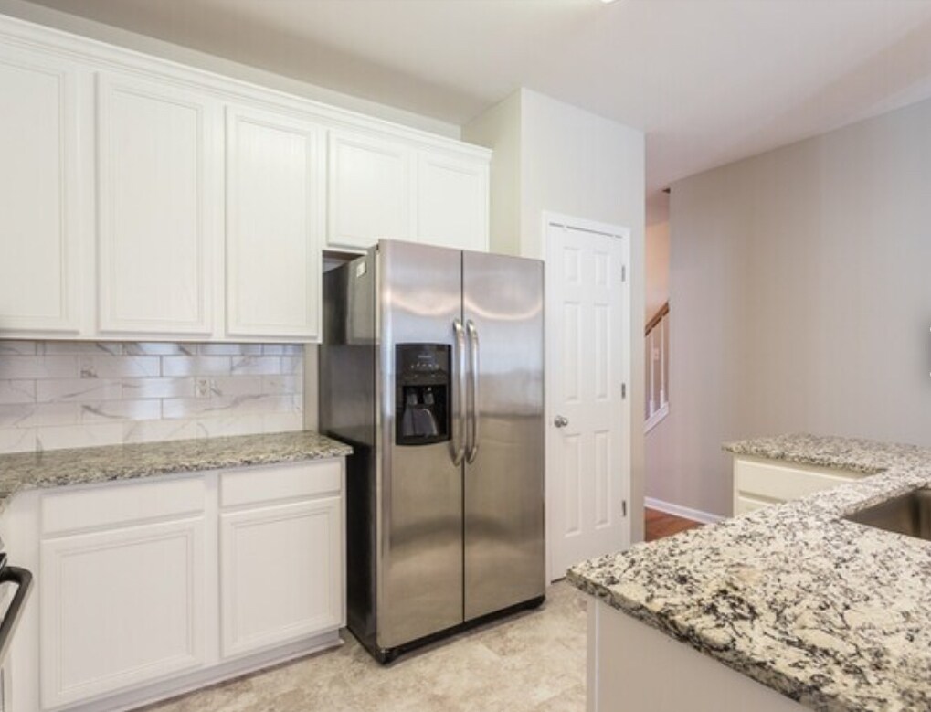 Building Photo - 511 Elm Ave