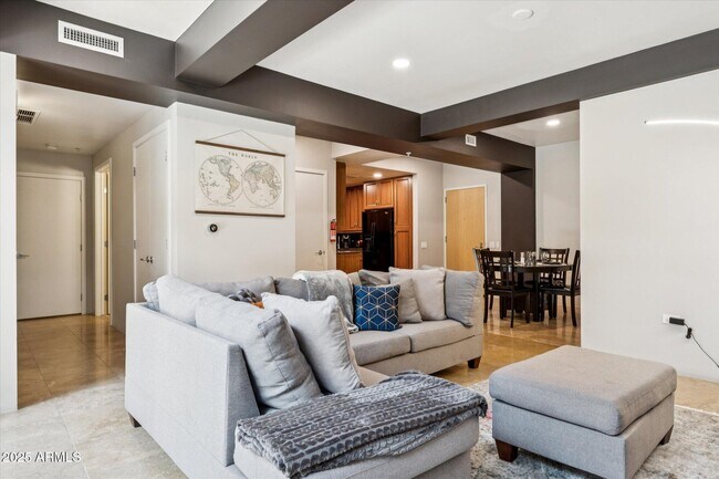 Building Photo - 7161 E Rancho Vista Dr
