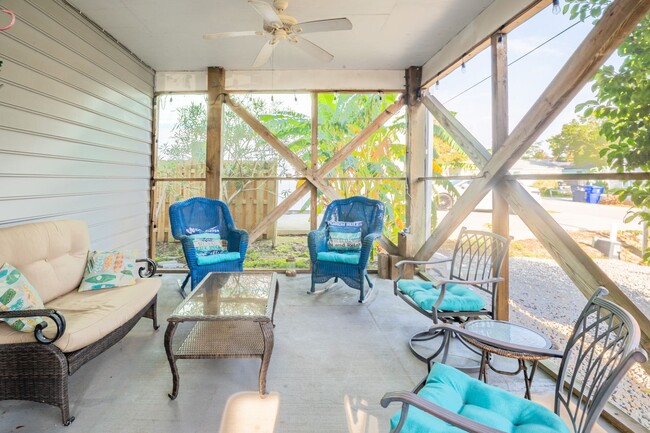 Building Photo - FURNISHED OFF-SEASON MONTHLY RENTAL-STARTI...