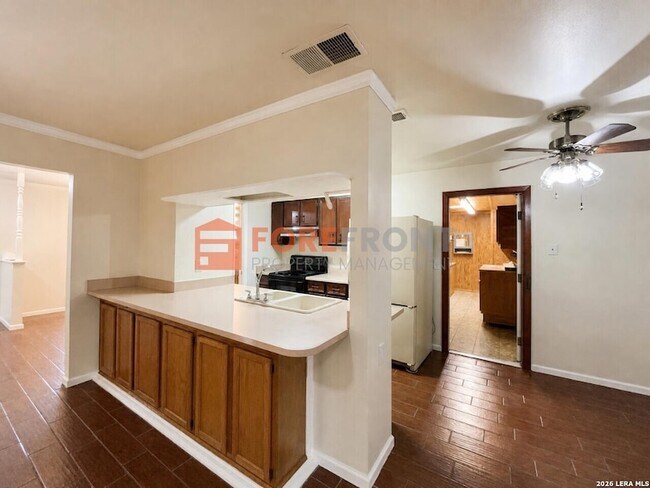 Building Photo - 7845 Village Oak Dr