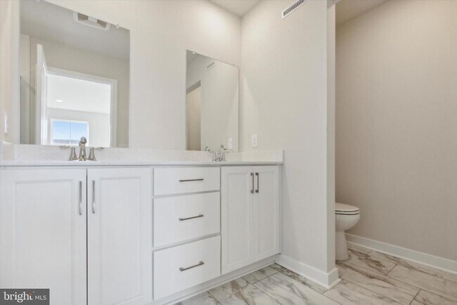 Building Photo - 308 Bennetts Ct