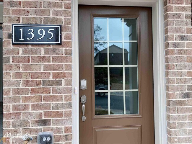 Building Photo - 1395 Live Oak Lane