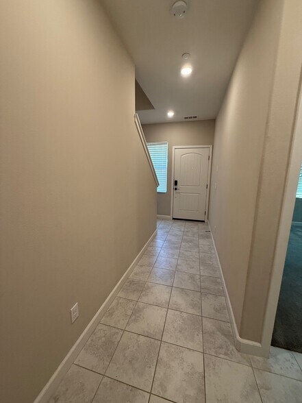 Building Photo - 1572 Fortaleza Way #18
