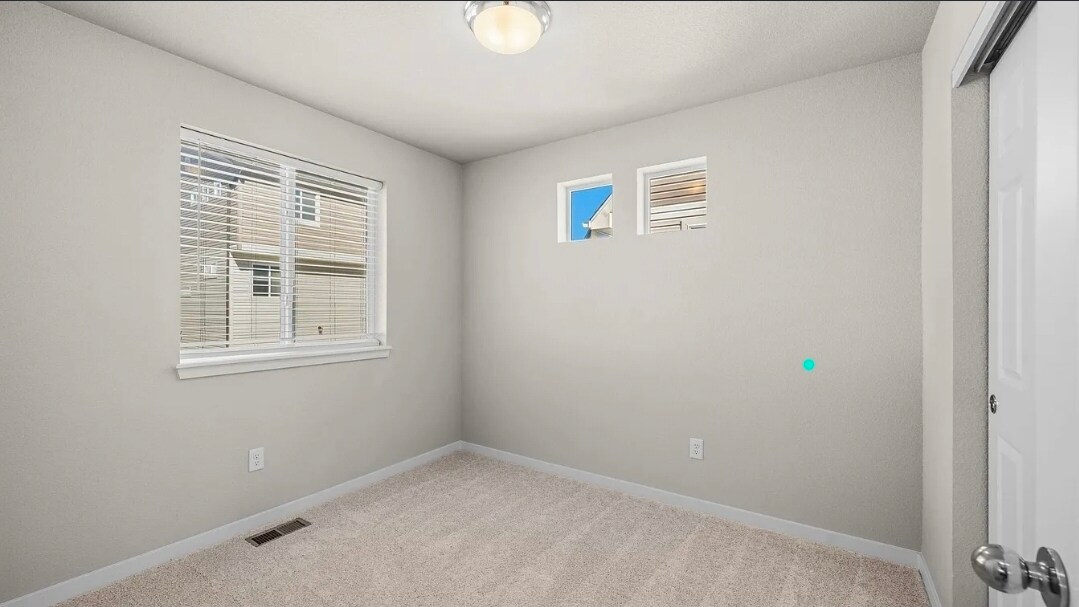 Building Photo - 5872 Thurless Ln
