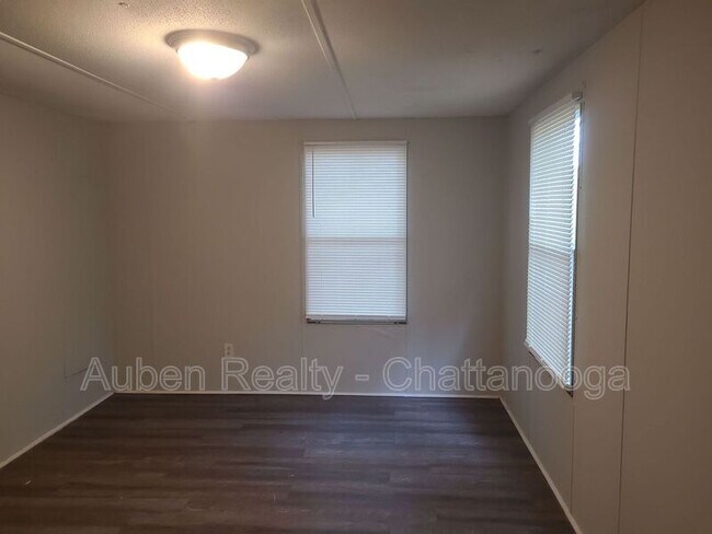 Building Photo - 1029 Grays Dr