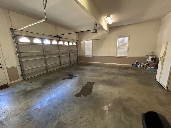 Building Photo - Executive Rental in West Rome $2,595