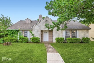 Building Photo - 8314 Kensington Dr