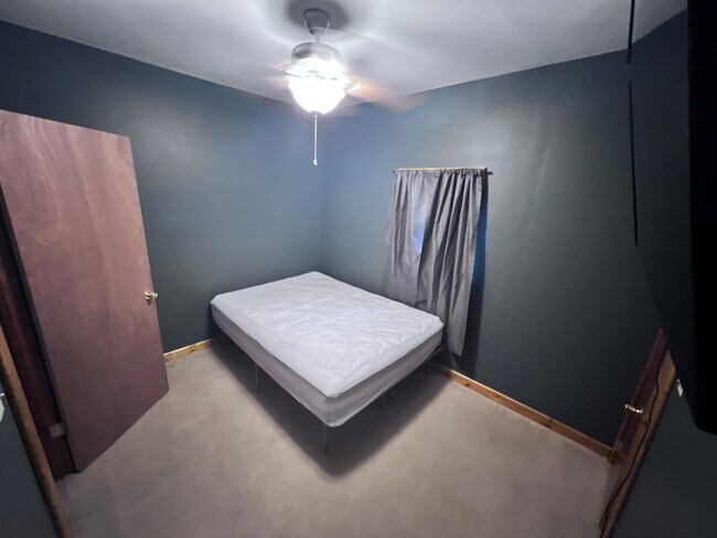 Bedroom 2 - 663 Summit St