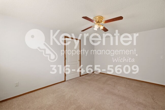Building Photo - 827 S Sunset Cir