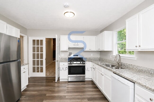Building Photo - Spacious & Inviting – 3BR Home in a Serene Decatur Neighborhood