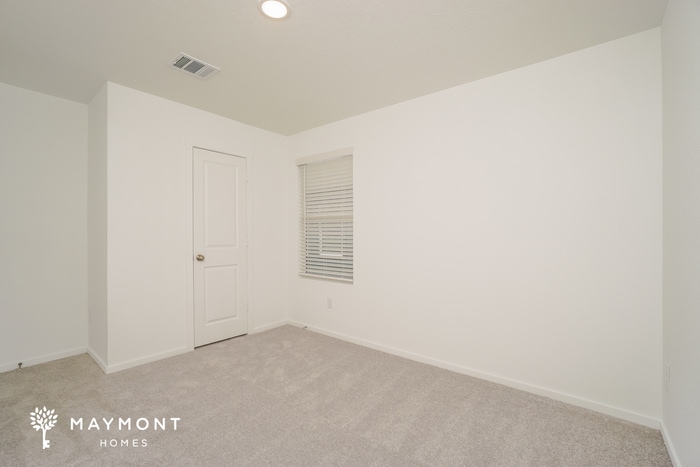 Building Photo - 2424 Shady Grv