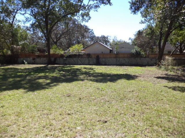 Building Photo - FOREST HILLS - FENCED YARD