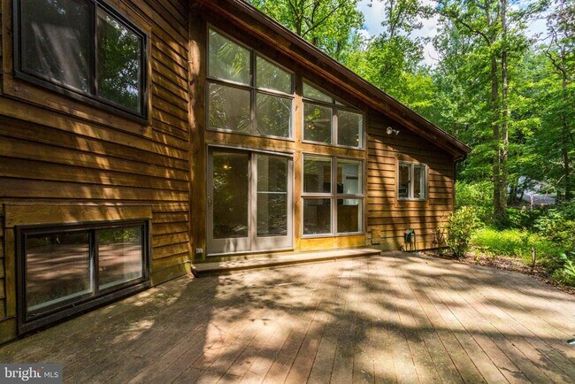Building Photo - 10373 Currycomb Ct