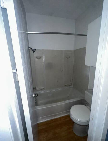 Building Photo - 9504 Kempler Dr