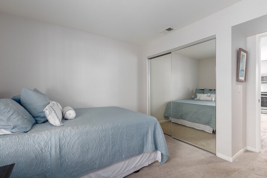 Building Photo - 18686 Caminito Cantilena