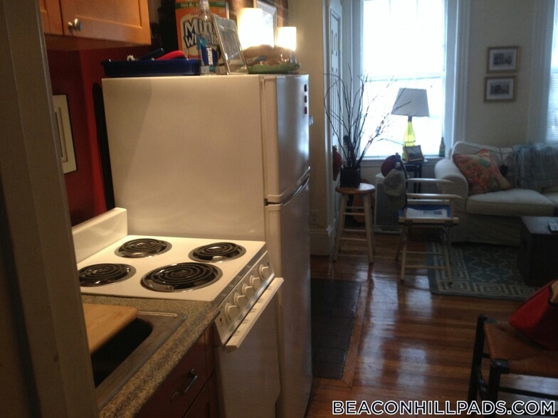 Building Photo - 41 Anderson St