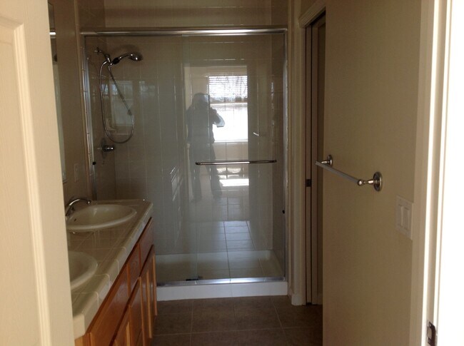 Main Bedroom in suite Bath - 3275 Dublin Blvd