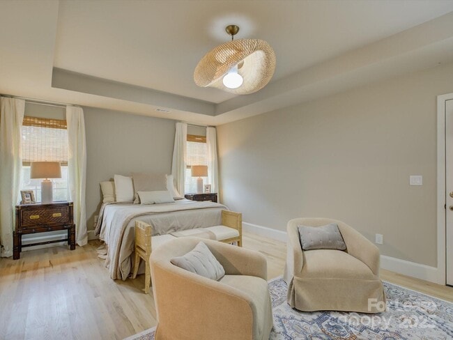 Building Photo - 2016 Wedgedale Dr