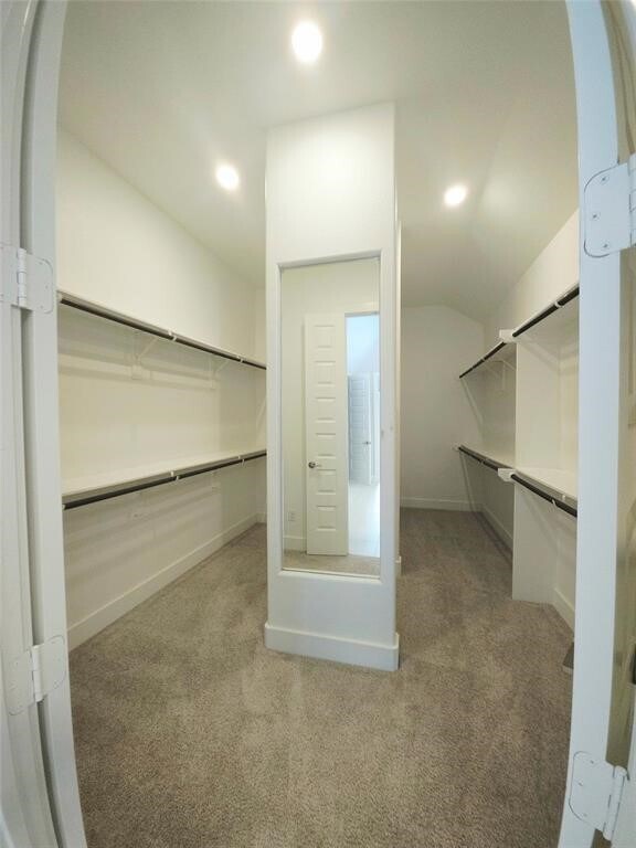 Building Photo - 15822 Pilot Knob Dr