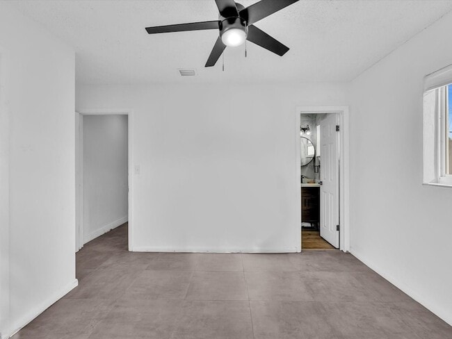 Building Photo - 6661 Meade St