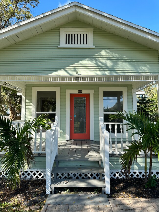 Building Photo - 4310 N Lynn Ave